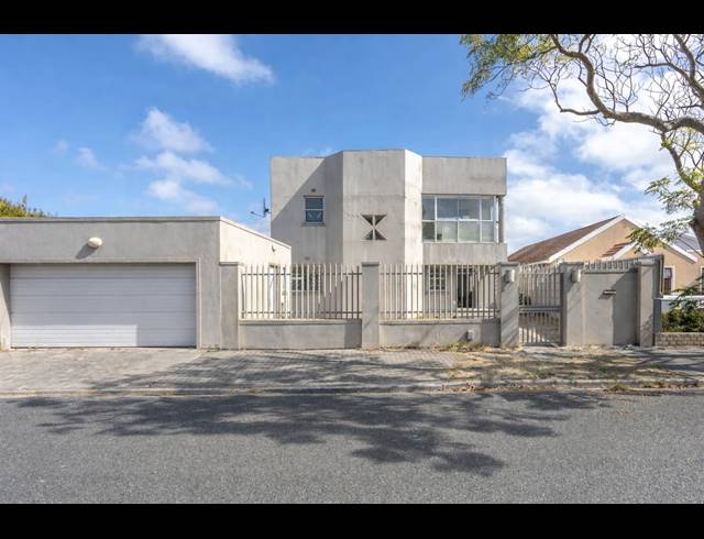 4 BEDROOM FREEHOLD FOR SALE IN CRAWFORD